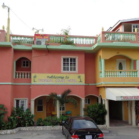 Tropical Court Hotel モンテゴ・ベイ エクステリア 写真