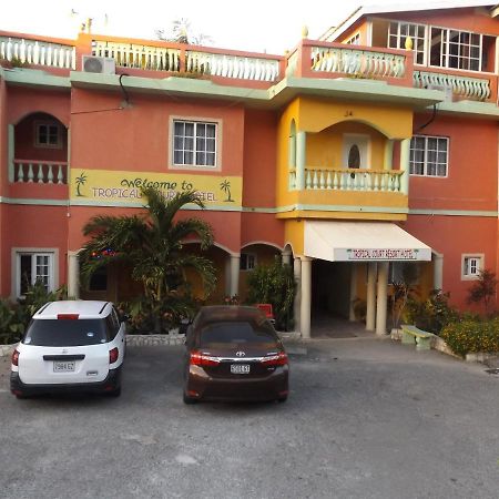 Tropical Court Hotel モンテゴ・ベイ エクステリア 写真